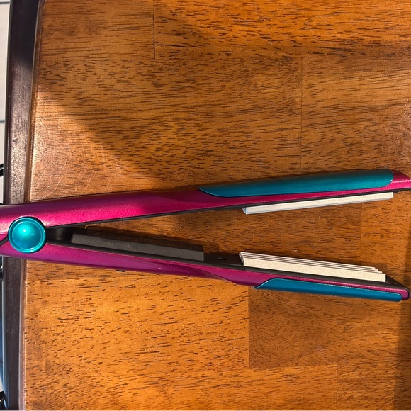 TIGI Blue and Pink Hair Styling Tool - Picture 2 of 4